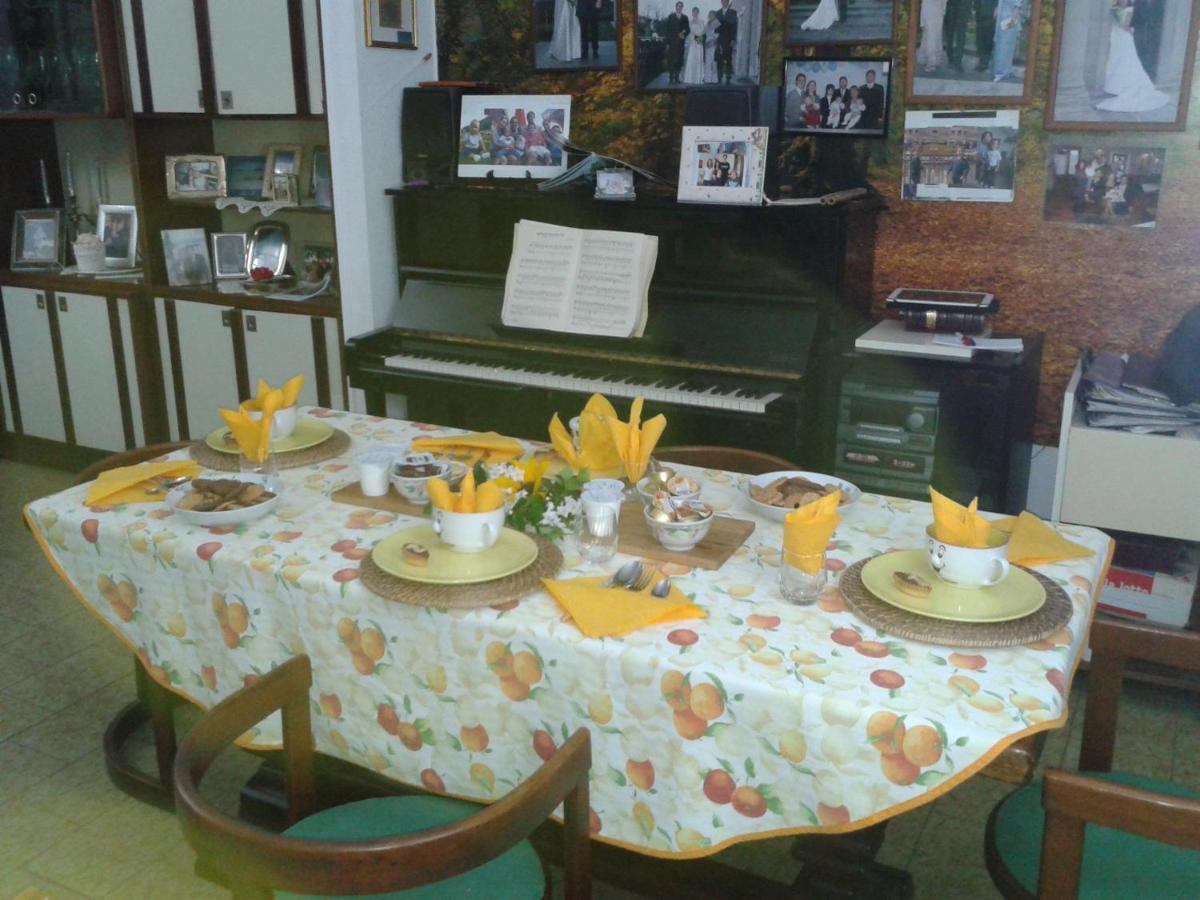 Bed Magnolie Hotel Lainate Bagian luar foto